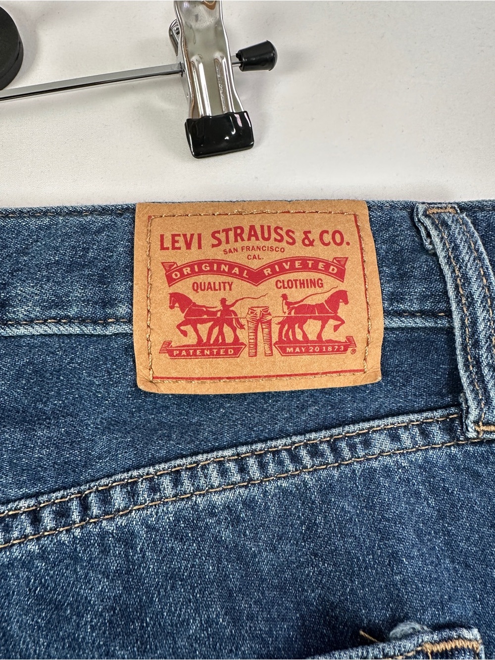 Levi’s Middy Wide Leg Ankle Lightweight Jeans Medium Wash Mid Rise Size 30 - Picture 8 of 11